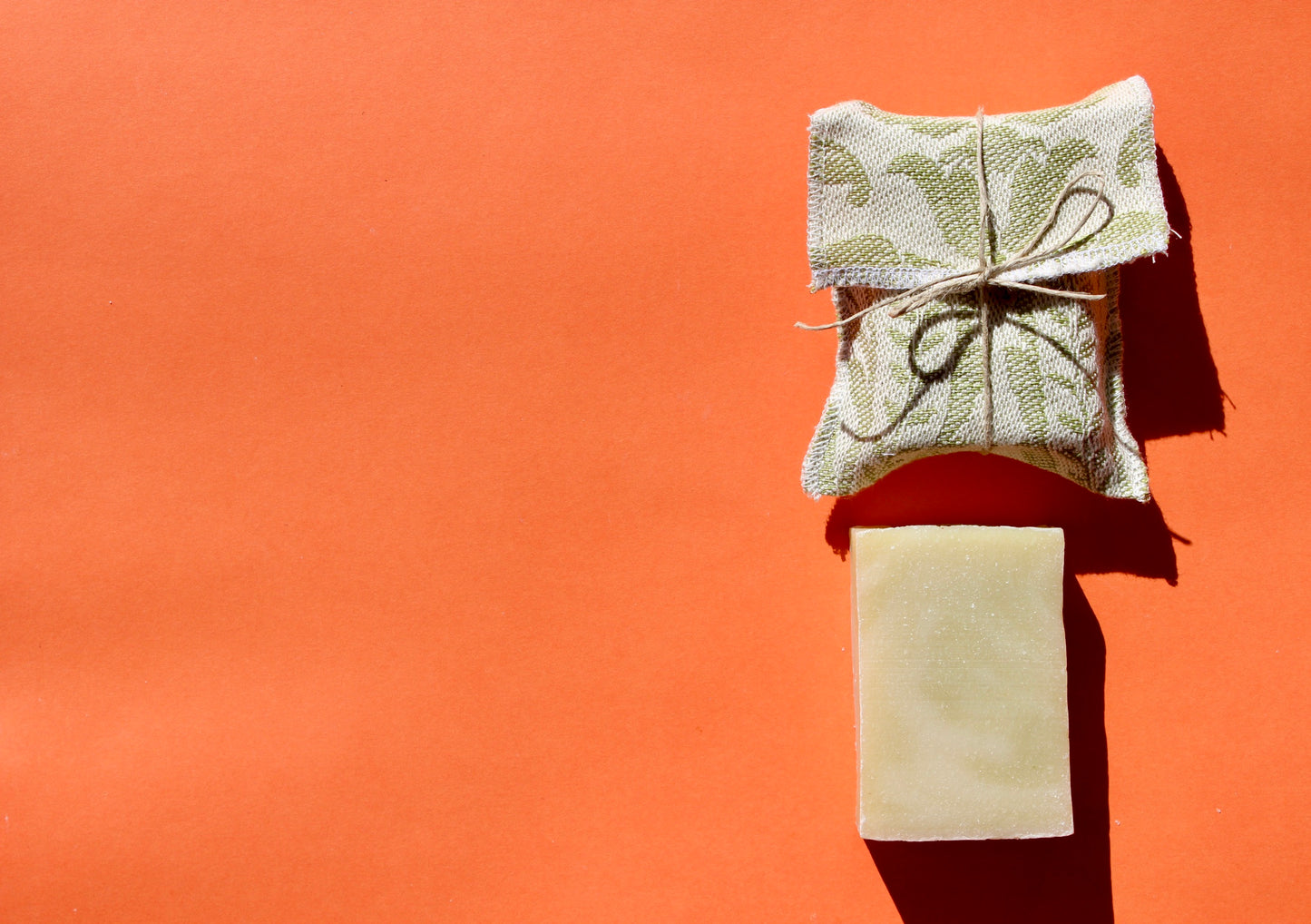 Savon artisanal à l’huile d’arbre à thé