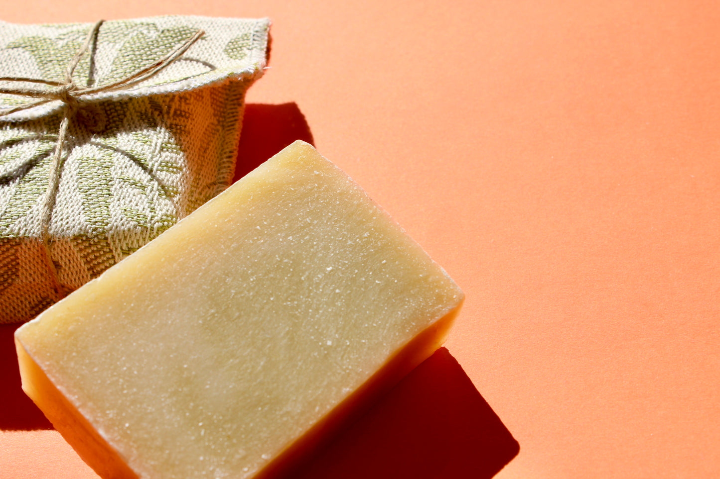 Savon artisanal à l’huile d’arbre à thé