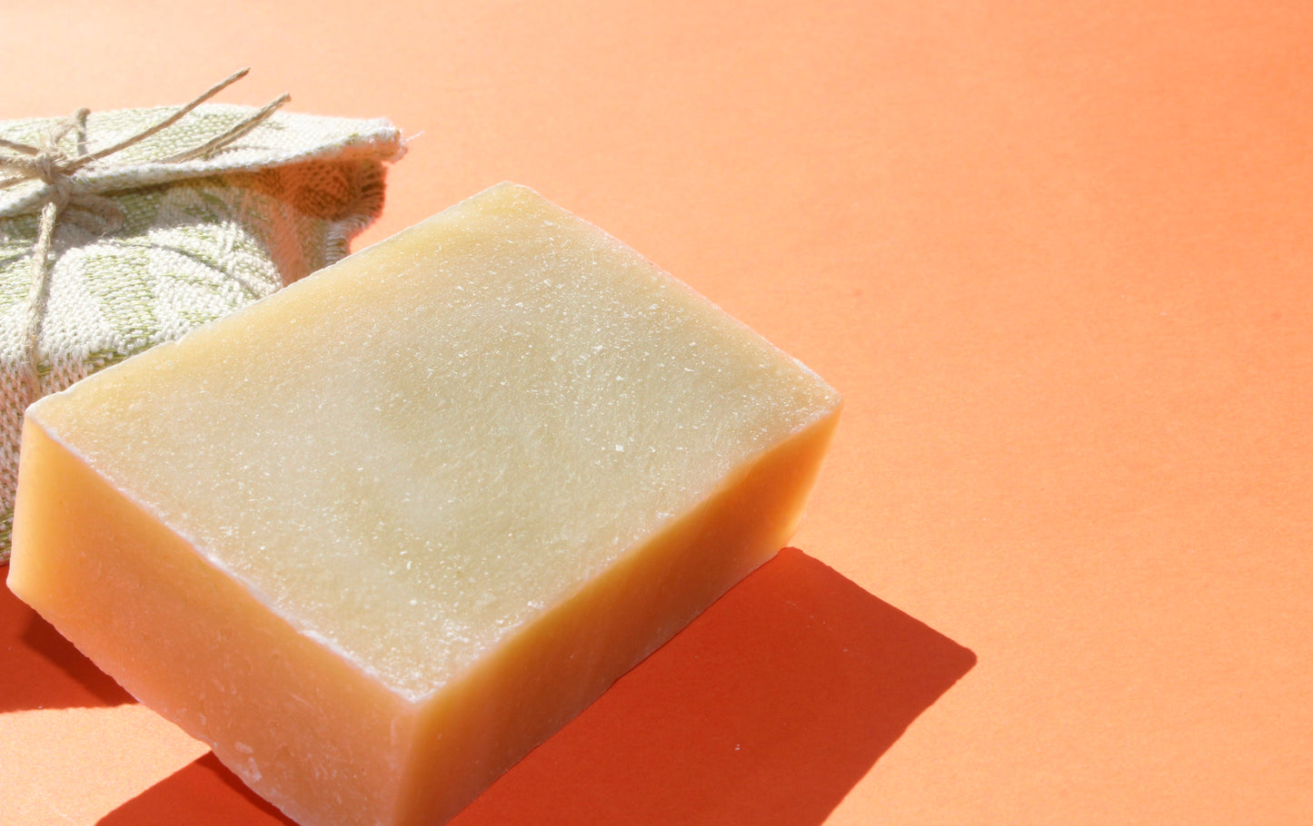 Savon artisanal à l’huile d’arbre à thé